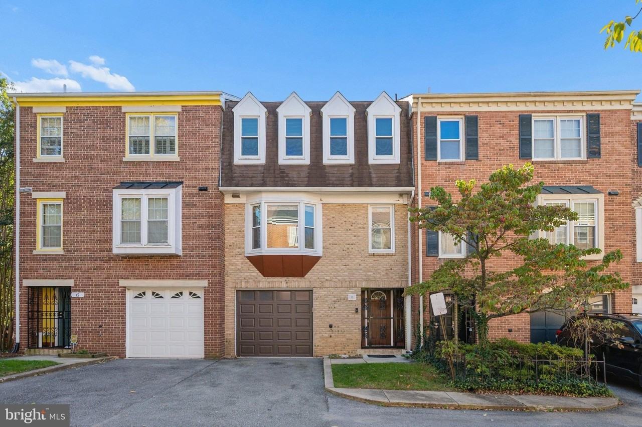 8 Grace Church Ct