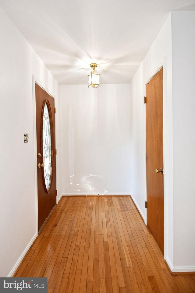 6011 Carter Ave - Photo 6 of 26
