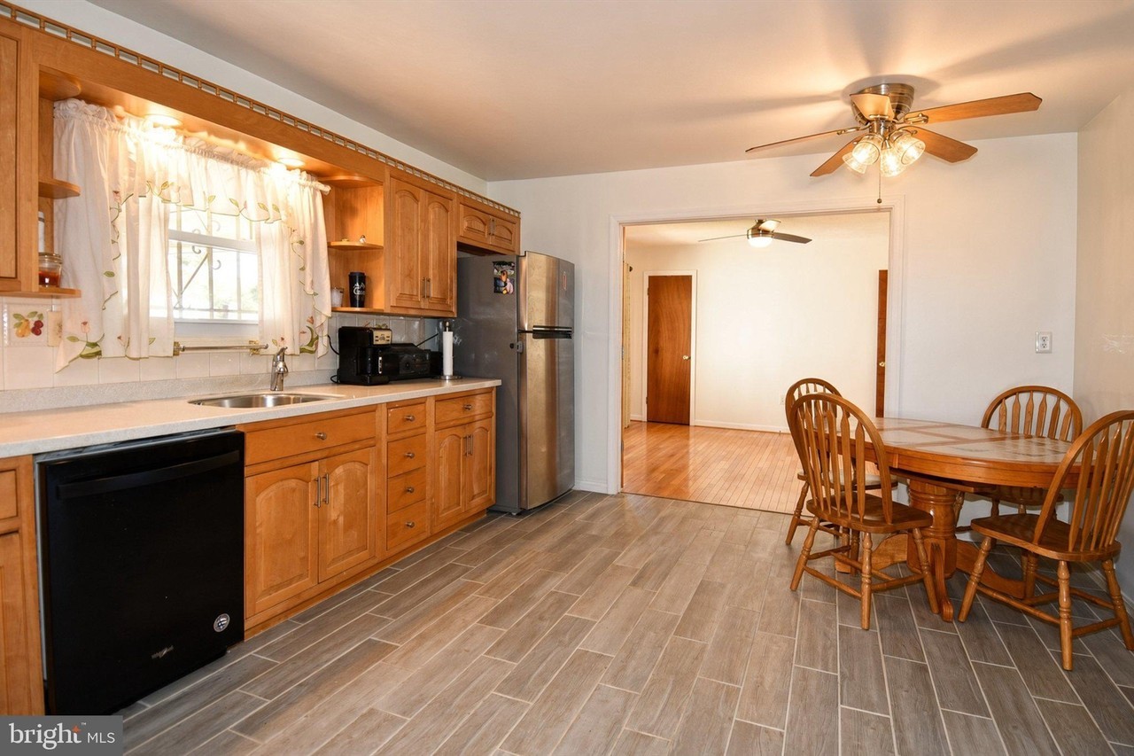 6011 Carter Ave - Photo 7 of 26