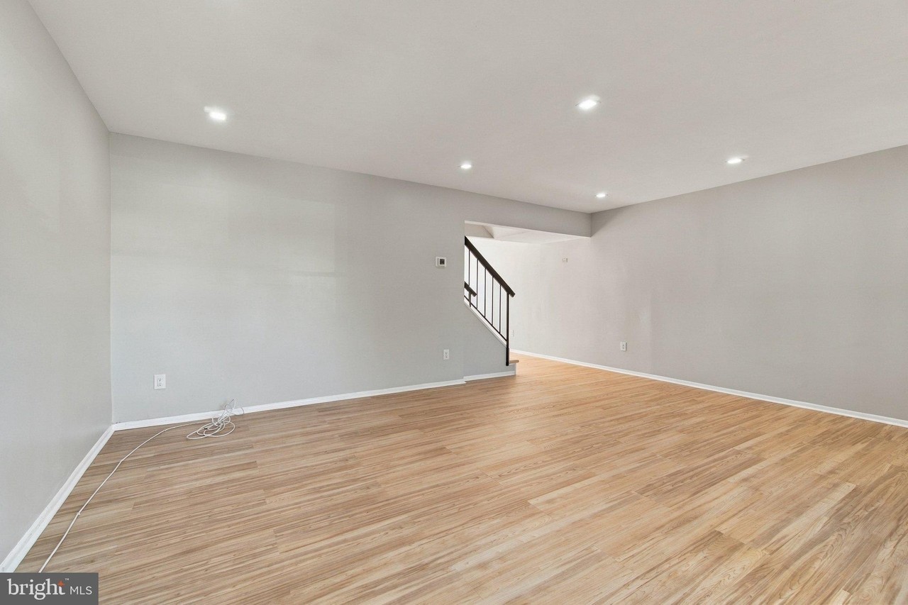 14 Melwood Ct - Photo 4 of 20