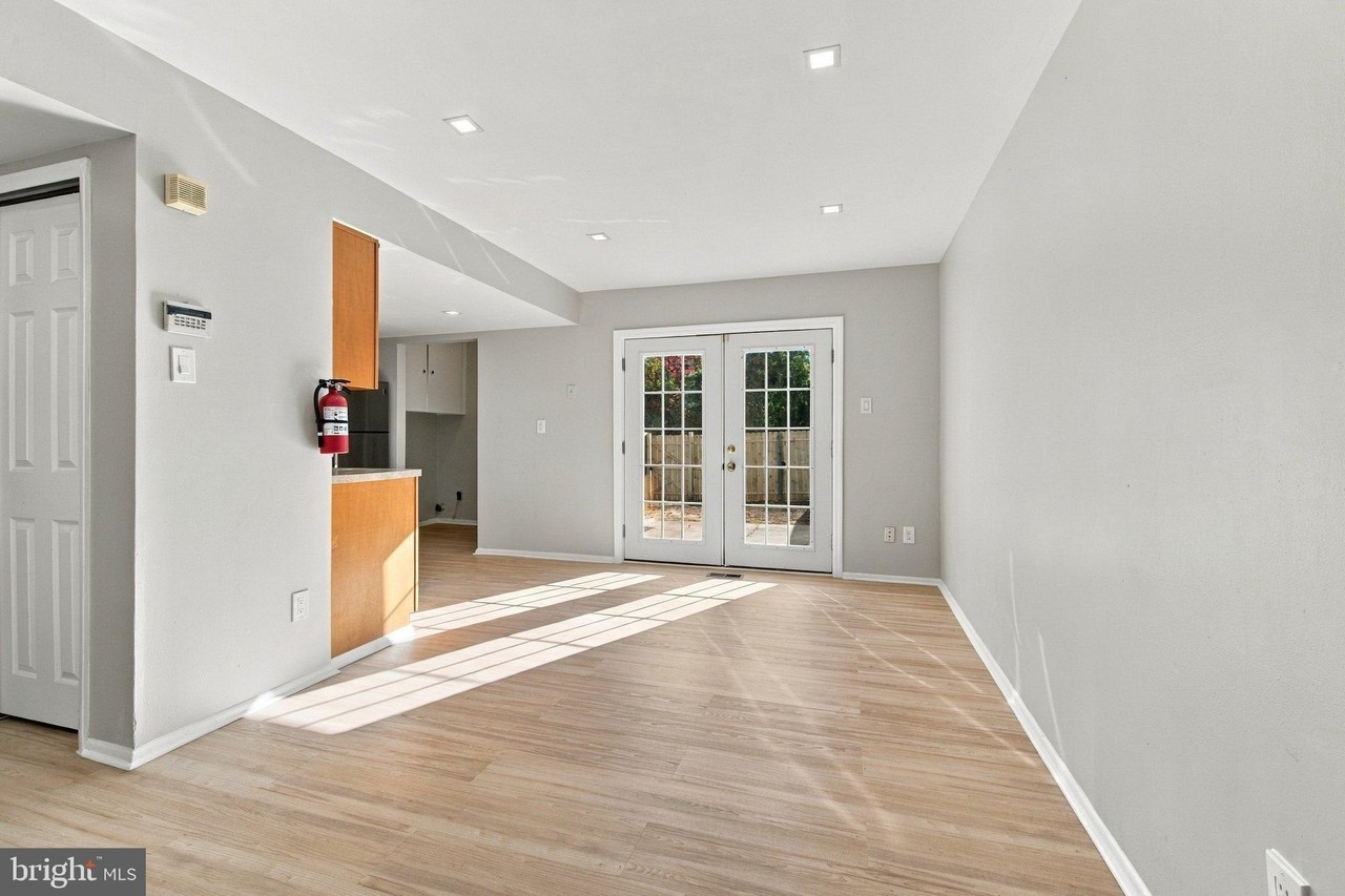 14 Melwood Ct - Photo 5 of 20