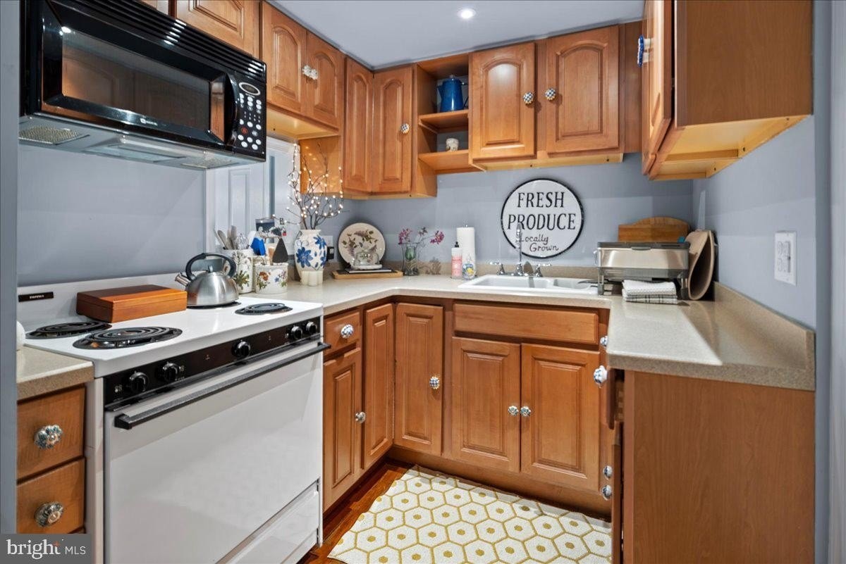 2996 Sugan Rd - Photo 7 of 28
