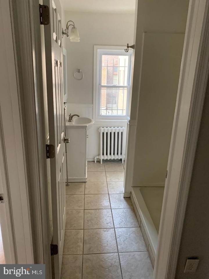 125 N 15th St #2 - Photo 7 of 9
