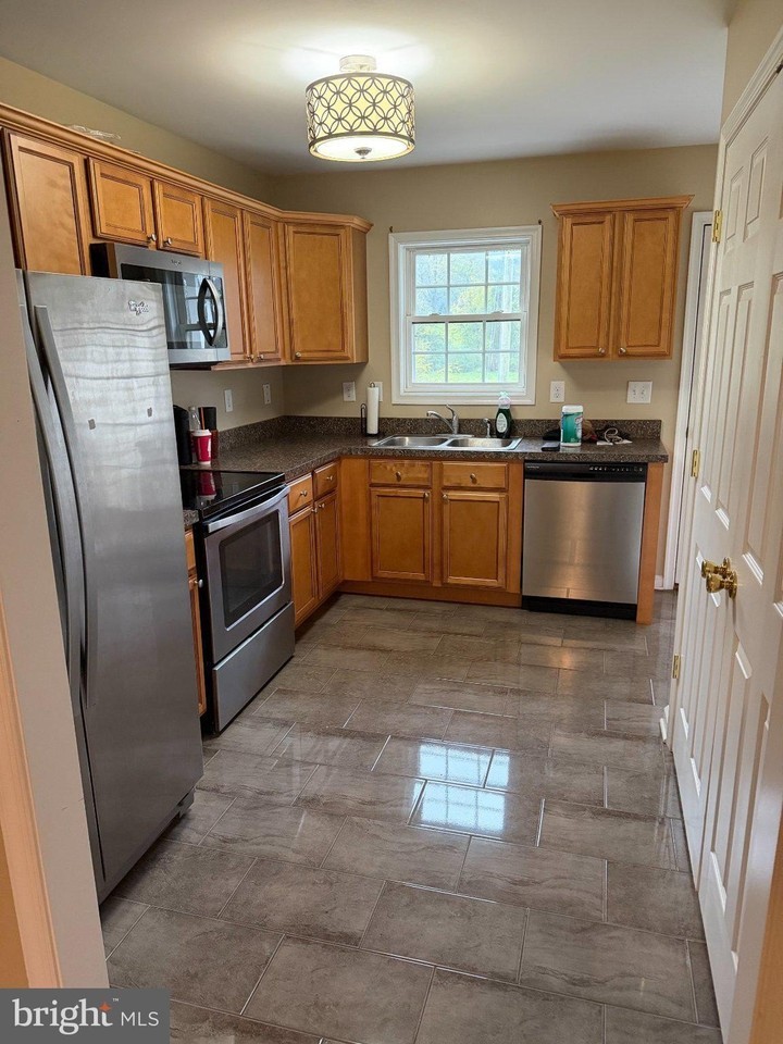 11082 Jones Mill Rd - Photo 2 of 8