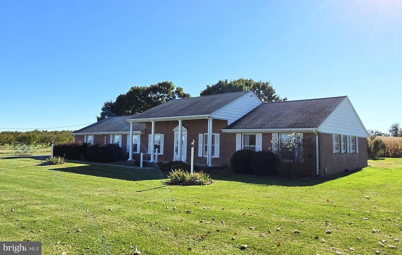 1646 Pitzers Chapel Rd - Photo 2 of 21