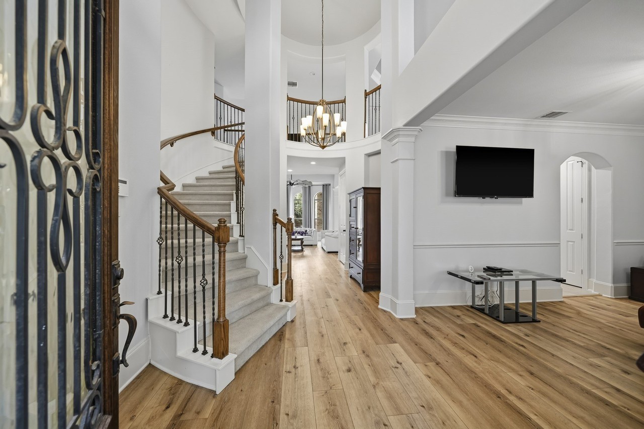 2804 Veneto Ct - Photo 3 of 32