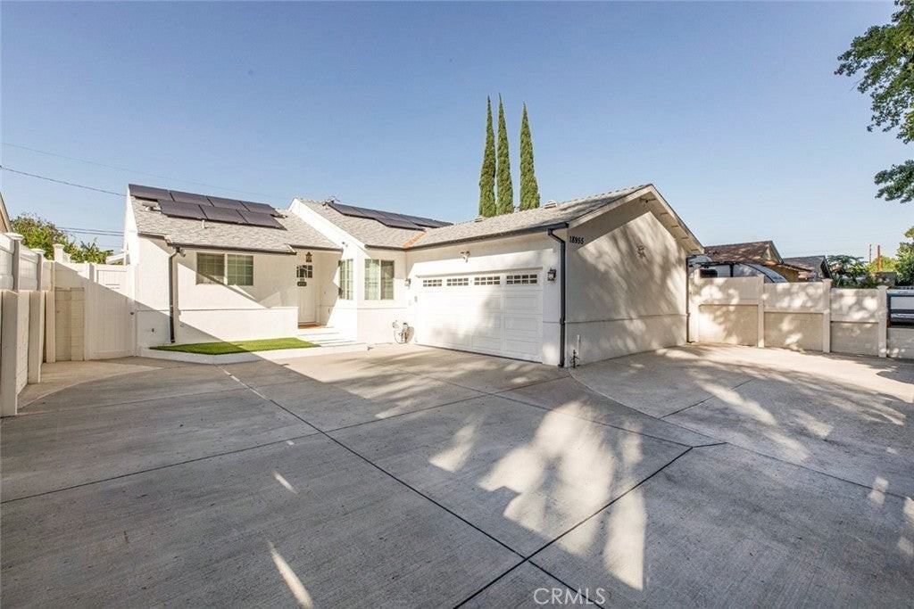 18955 Cantlay St - Photo 2 of 42