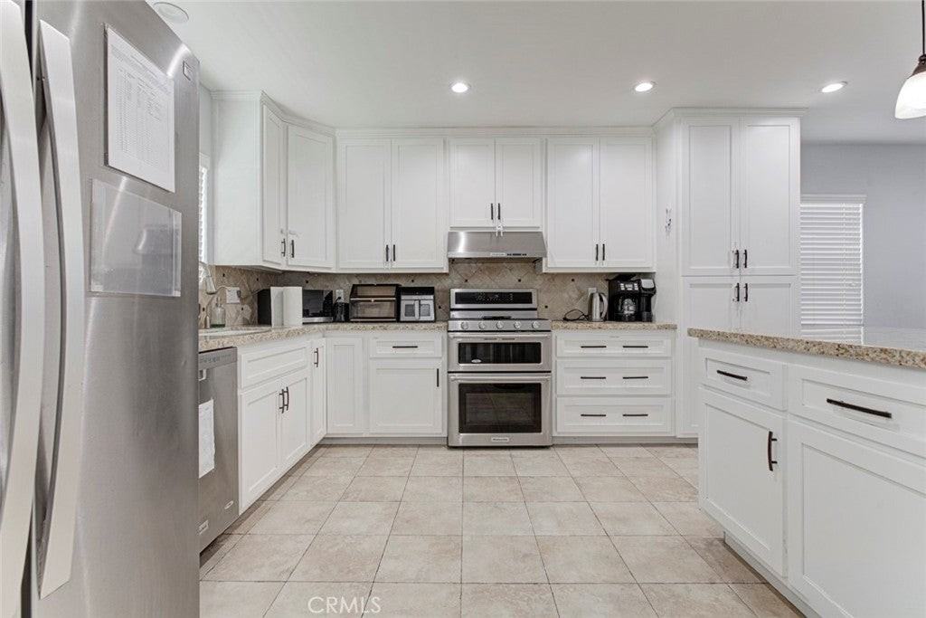 18955 Cantlay St - Photo 7 of 42
