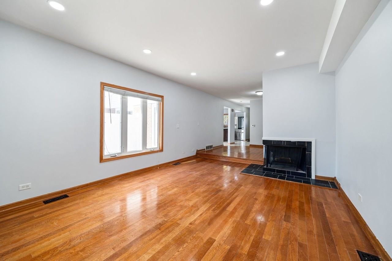9065 W Oaks Ave - Photo 4 of 30