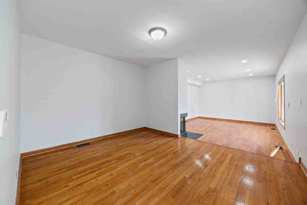 9065 W Oaks Ave - Photo 6 of 30