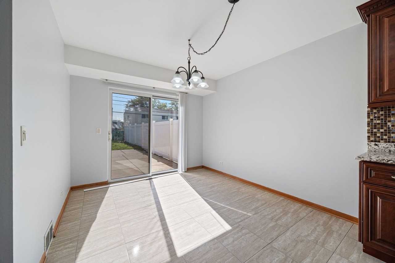 9065 W Oaks Ave - Photo 7 of 30