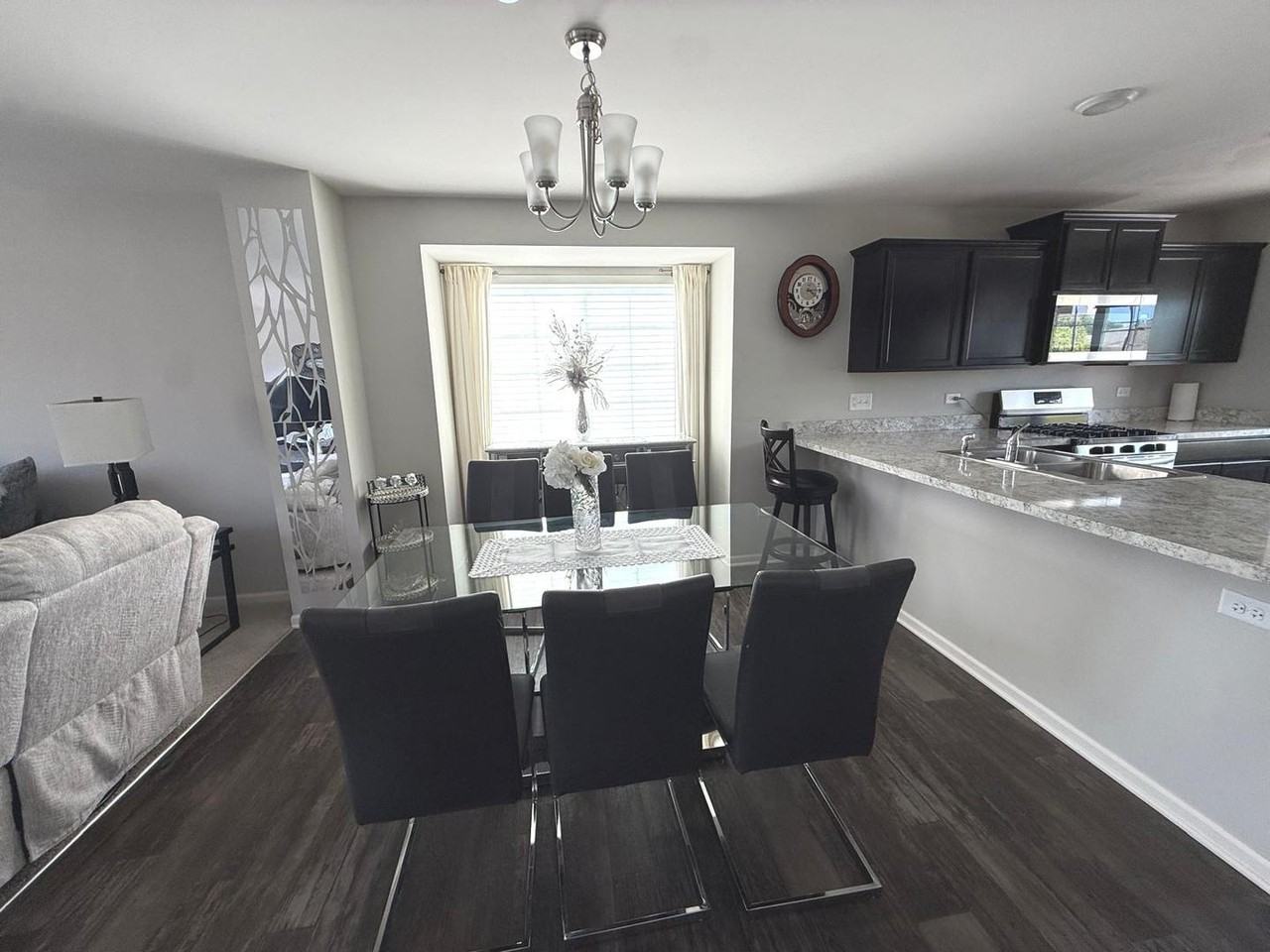 701 Hickory St - Photo 3 of 9