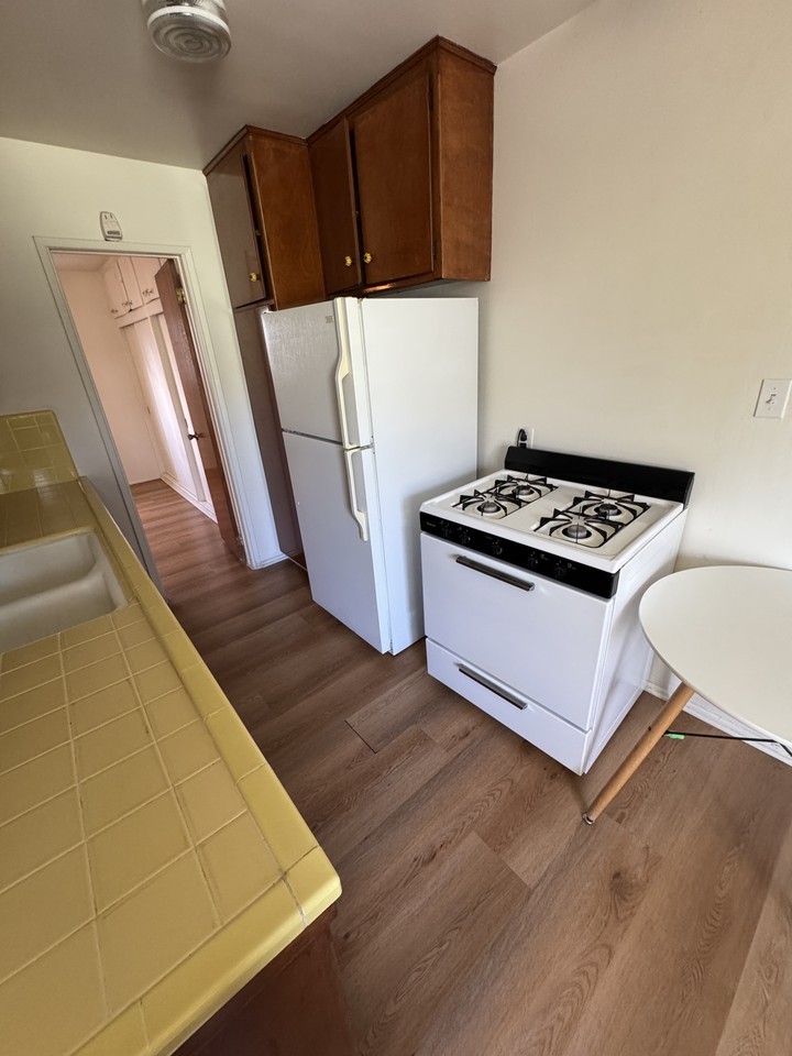 930 E. 1st St #19 - Photo 6 of 11