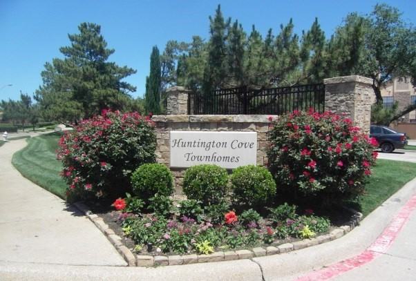 Huntington Cove Townhomes - Photo 2 of 4