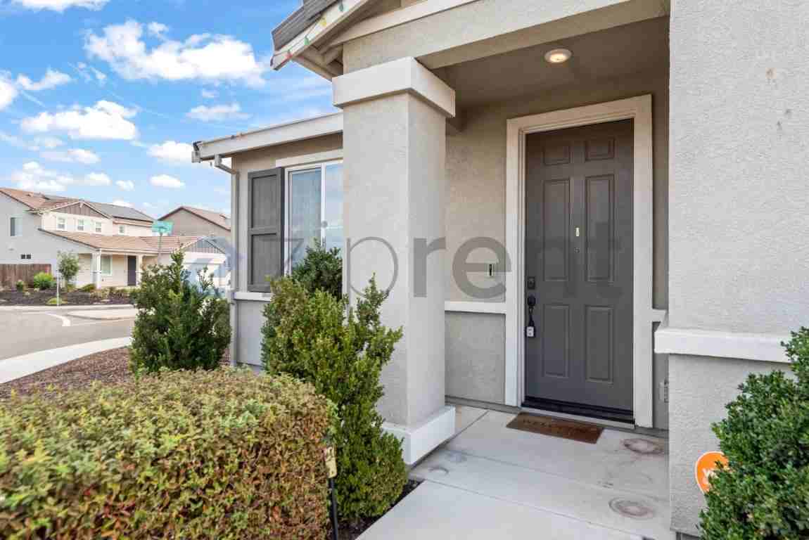 2016 Galleria Dr - Photo 4 of 40