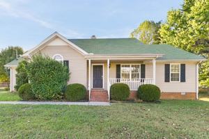 featured image of 1906 Landmark Ln