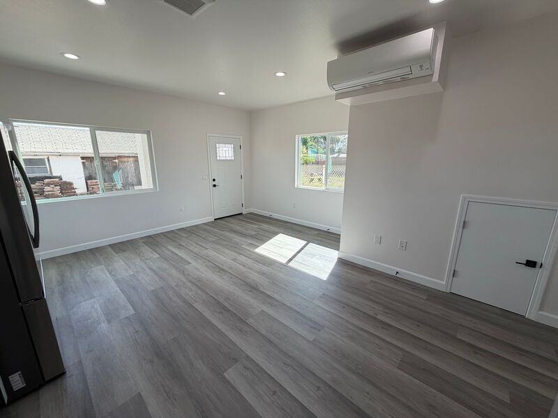 3318 Juanita St - Photo 3 of 12