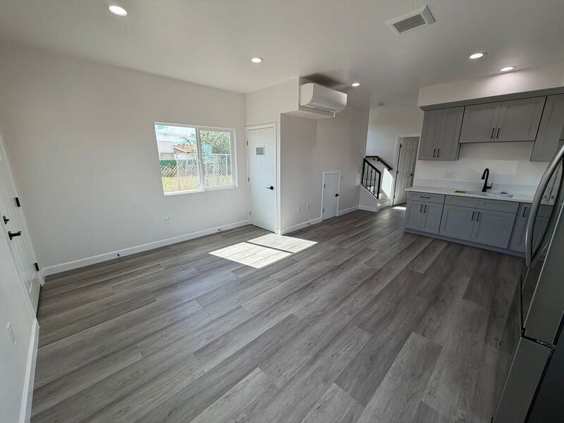 3318 Juanita St - Photo 4 of 12