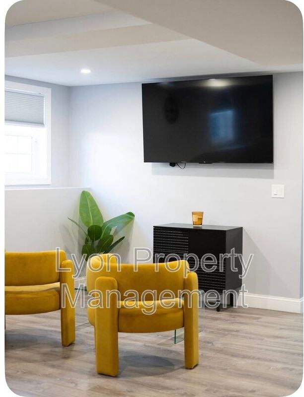 20 Westcott Ave #A - Photo 4 of 16