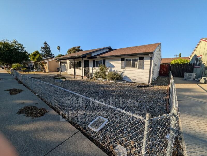 232 Long St - Photo 2 of 22