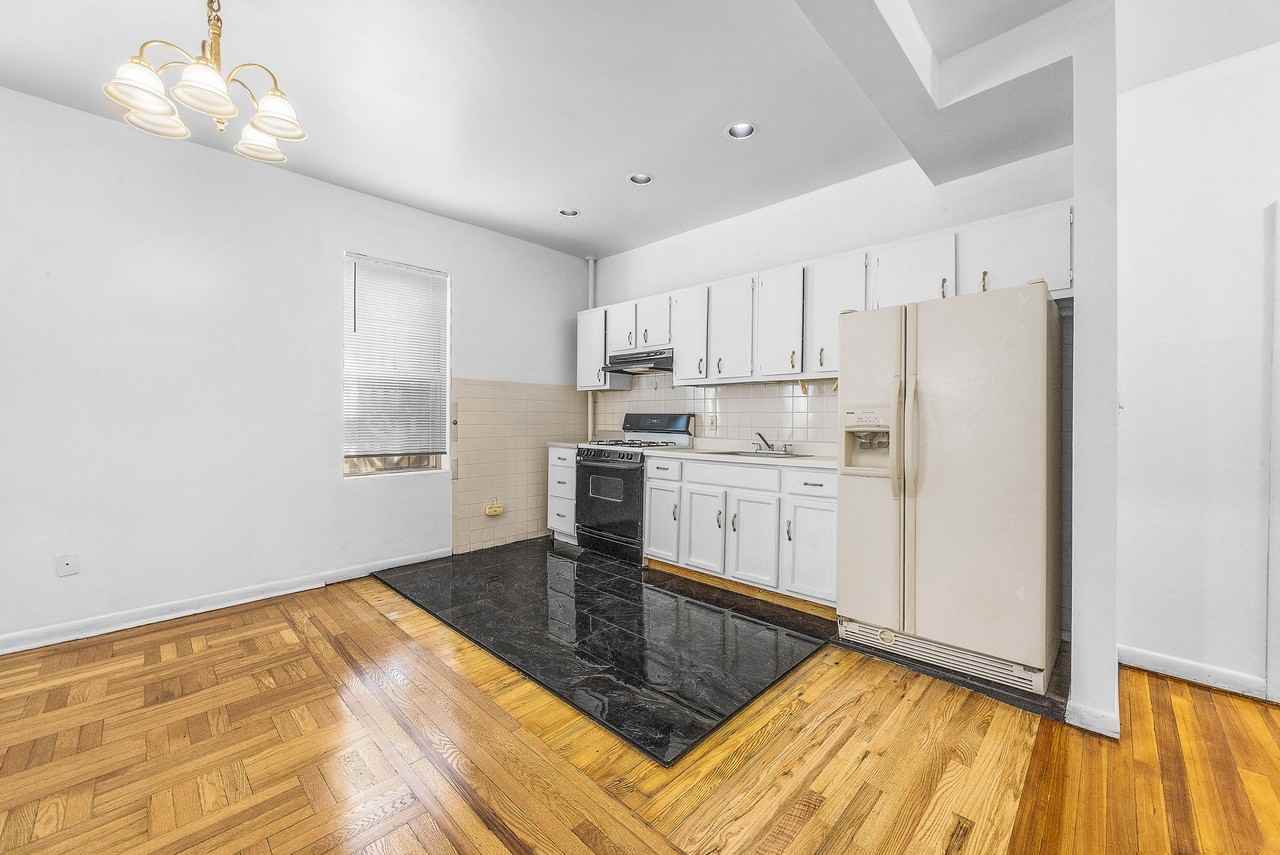 435 53rd Street #1 - Photo 4 of 21