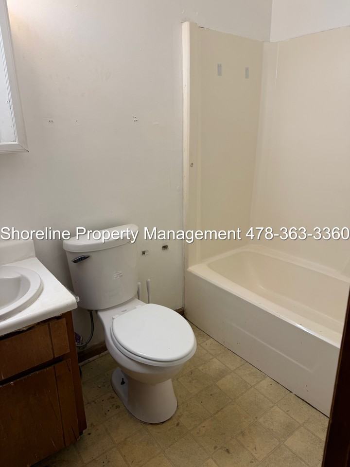 2204 Irwinton Rd - Photo 2 of 4