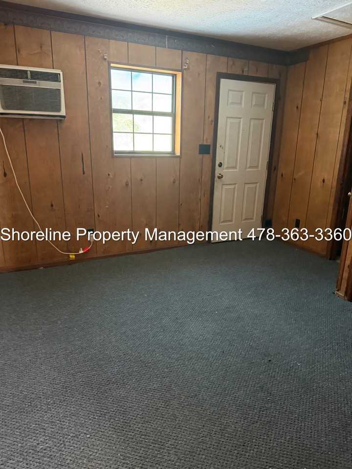 2204 Irwinton Rd - Photo 3 of 4