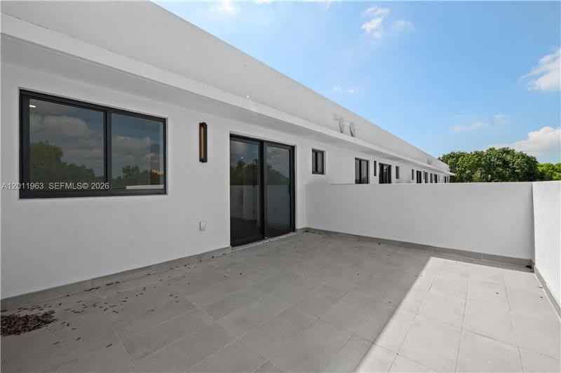 720 Nw 55th Ter #720 - Photo 4 of 15