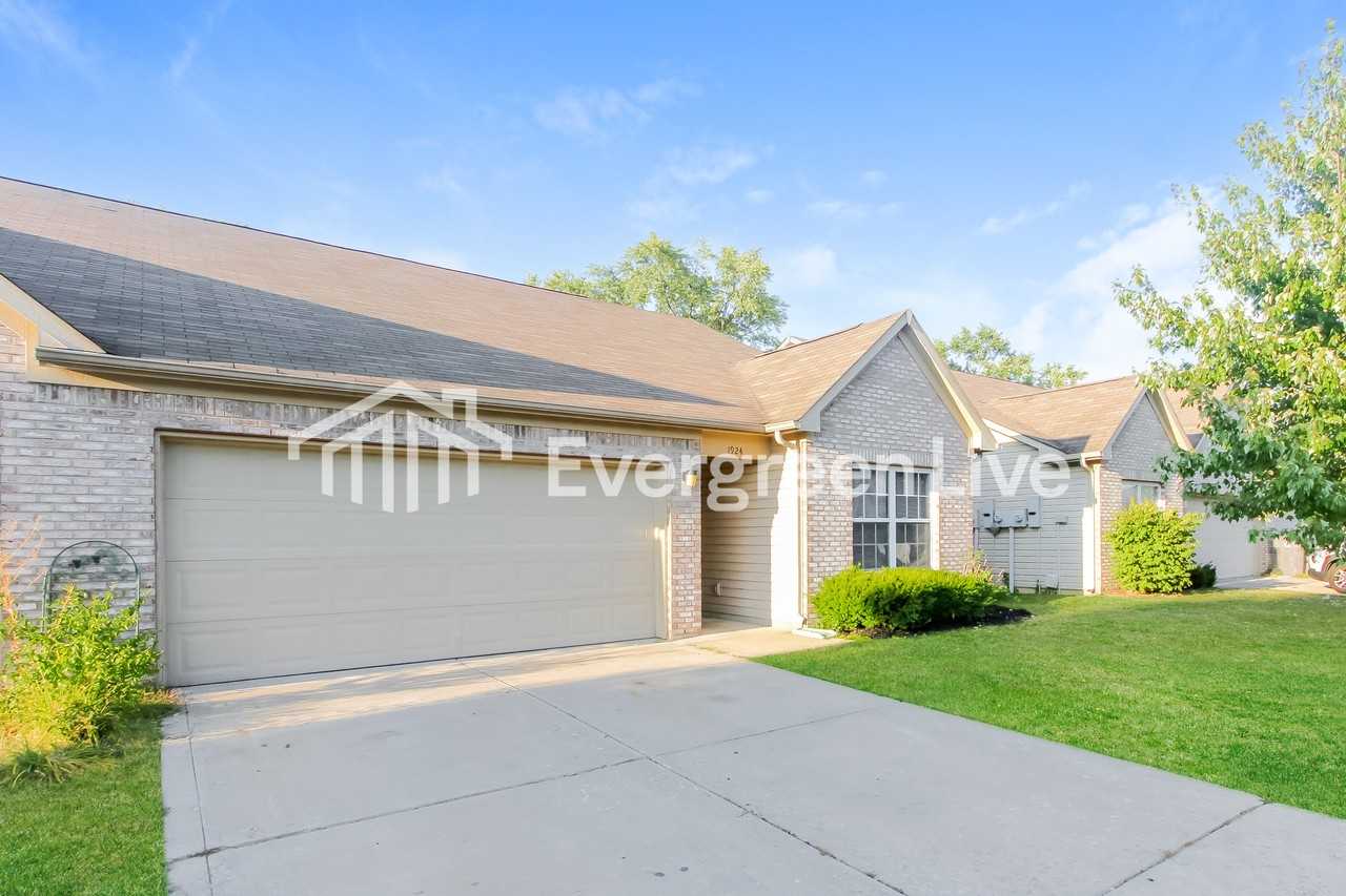 1924 Lisa Walk Dr - Photo 2 of 15