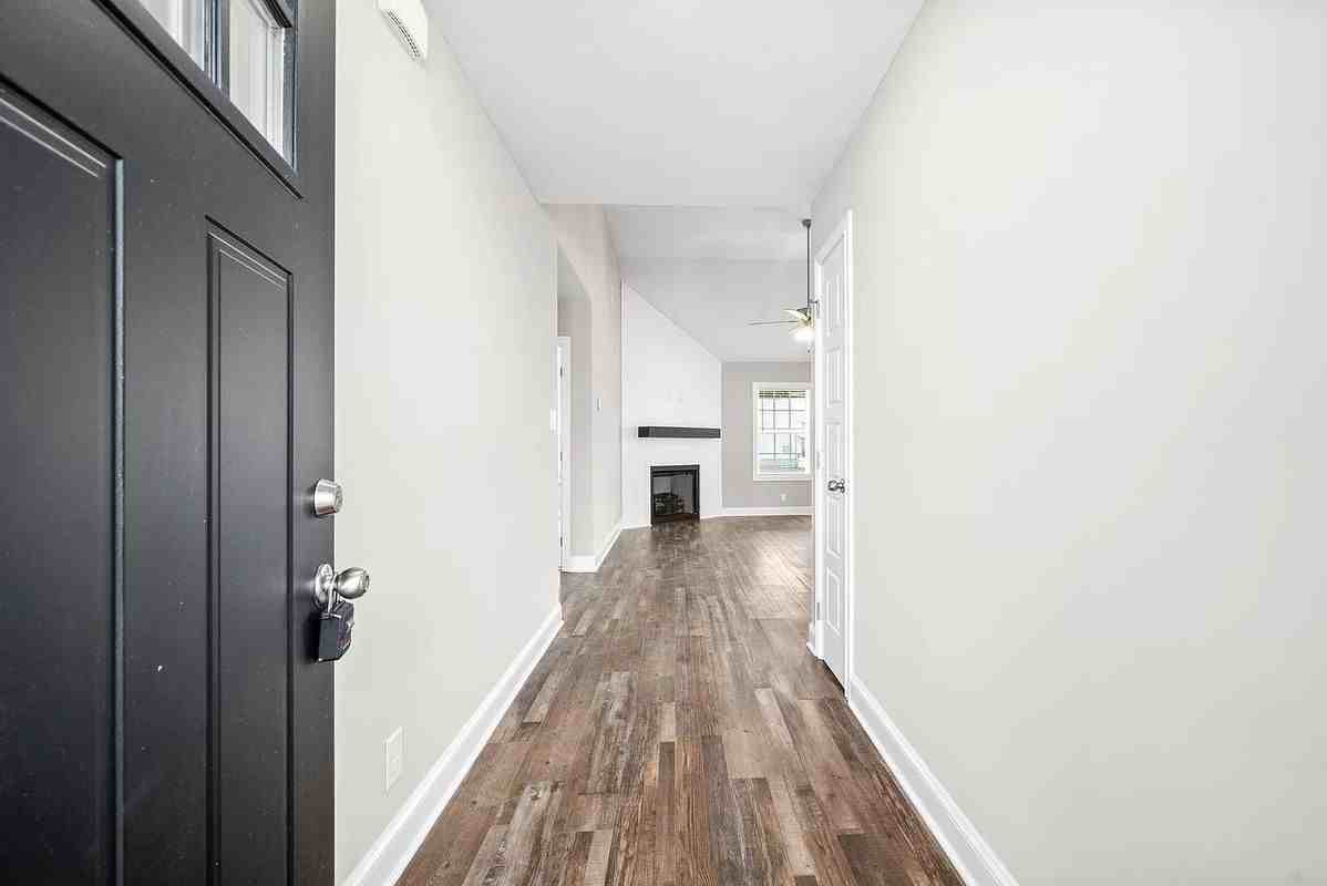 520 Castle Pinckney Ln - Photo 2 of 29