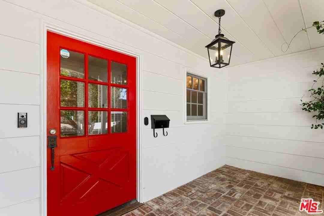 11938 Foxboro Dr - Photo 2 of 50