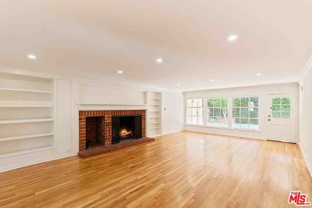 11938 Foxboro Dr - Photo 4 of 50