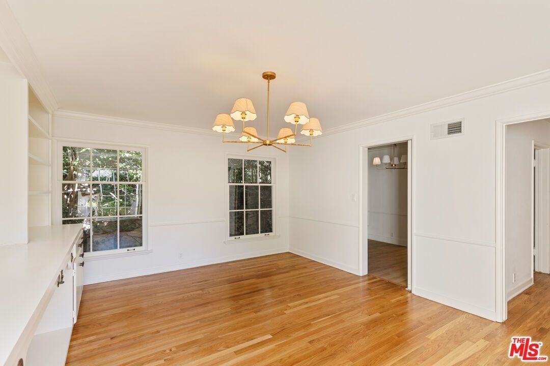11938 Foxboro Dr - Photo 7 of 50
