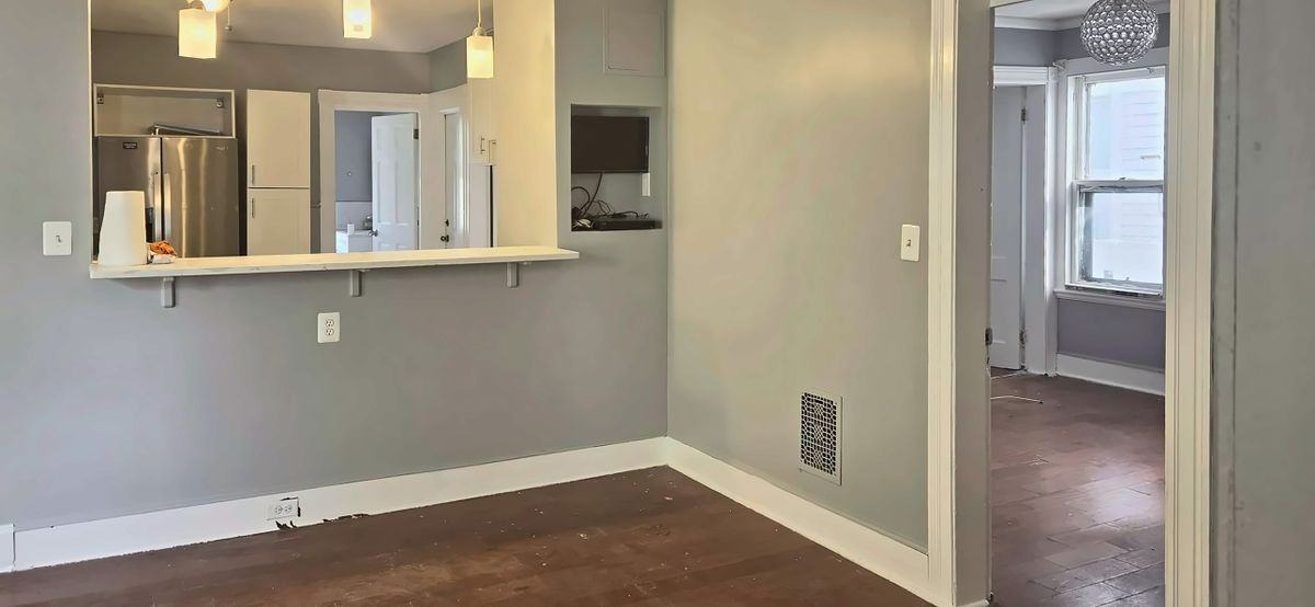 220 Cottage St - Photo 7 of 13