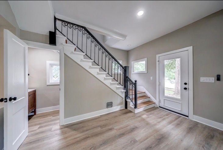 10015 Johnson Dr - Photo 4 of 20