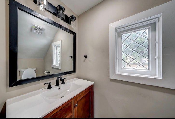 10015 Johnson Dr - Photo 6 of 20