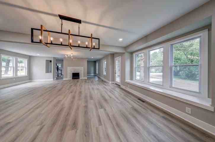 10015 Johnson Dr - Photo 7 of 20
