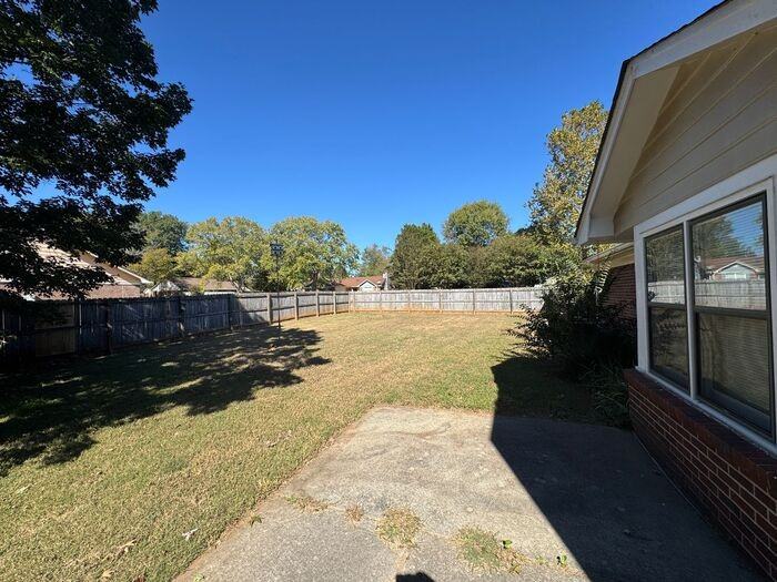 100 Lineberry Rd - Photo 2 of 27