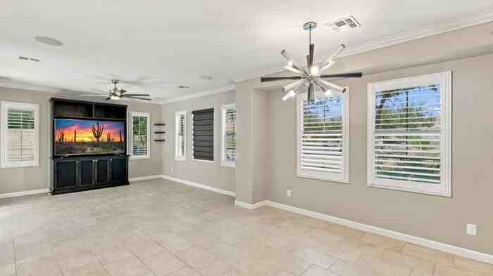 1945 W Grand Canyon Dr - Photo 5 of 38