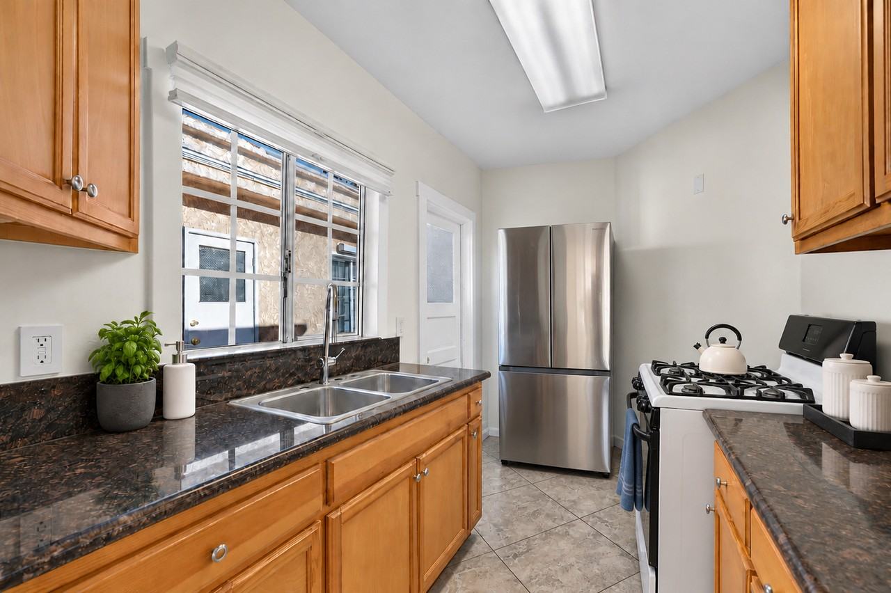 1866 N Berendo St #1866 - Photo 6 of 23