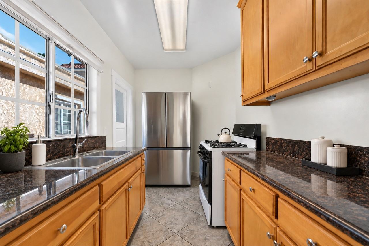 1866 N Berendo St #1866 - Photo 7 of 23