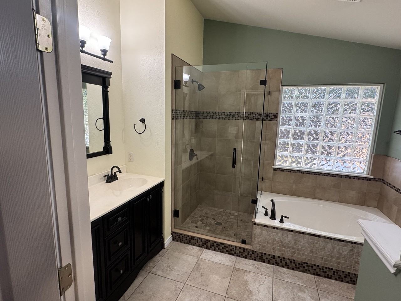 1513 Jackie Robinson Pl #NA - Photo 2 of 20