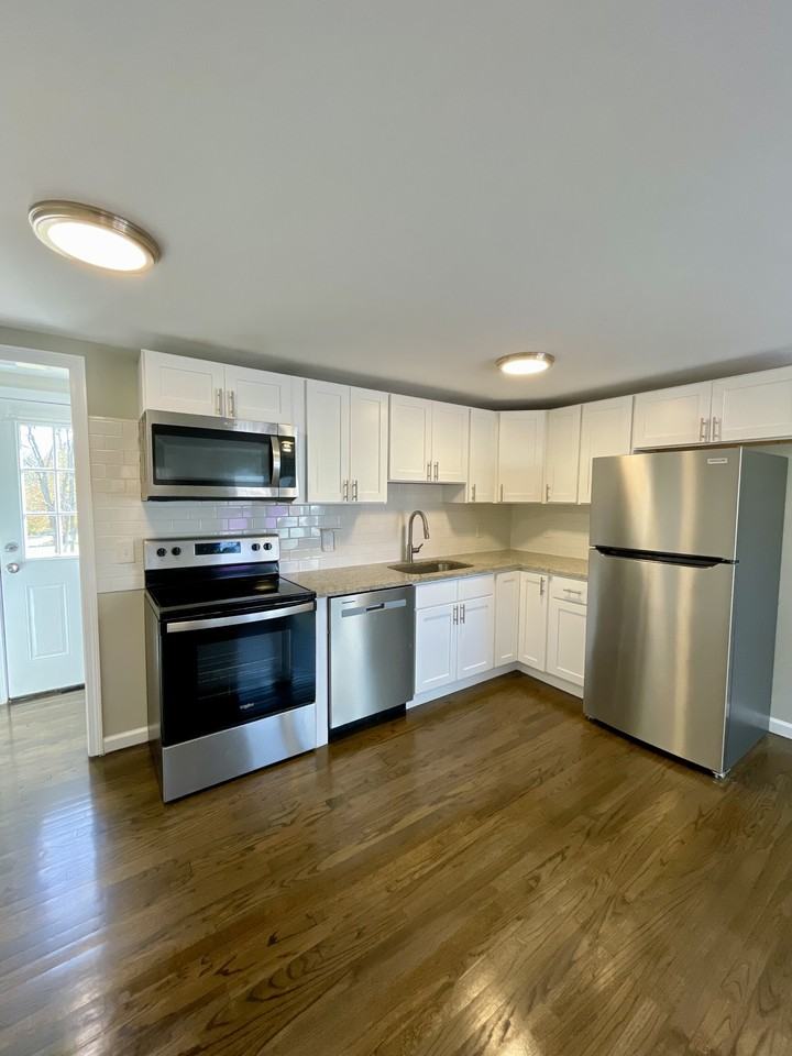 42 Railroad Ave #2 - Photo 3 of 8