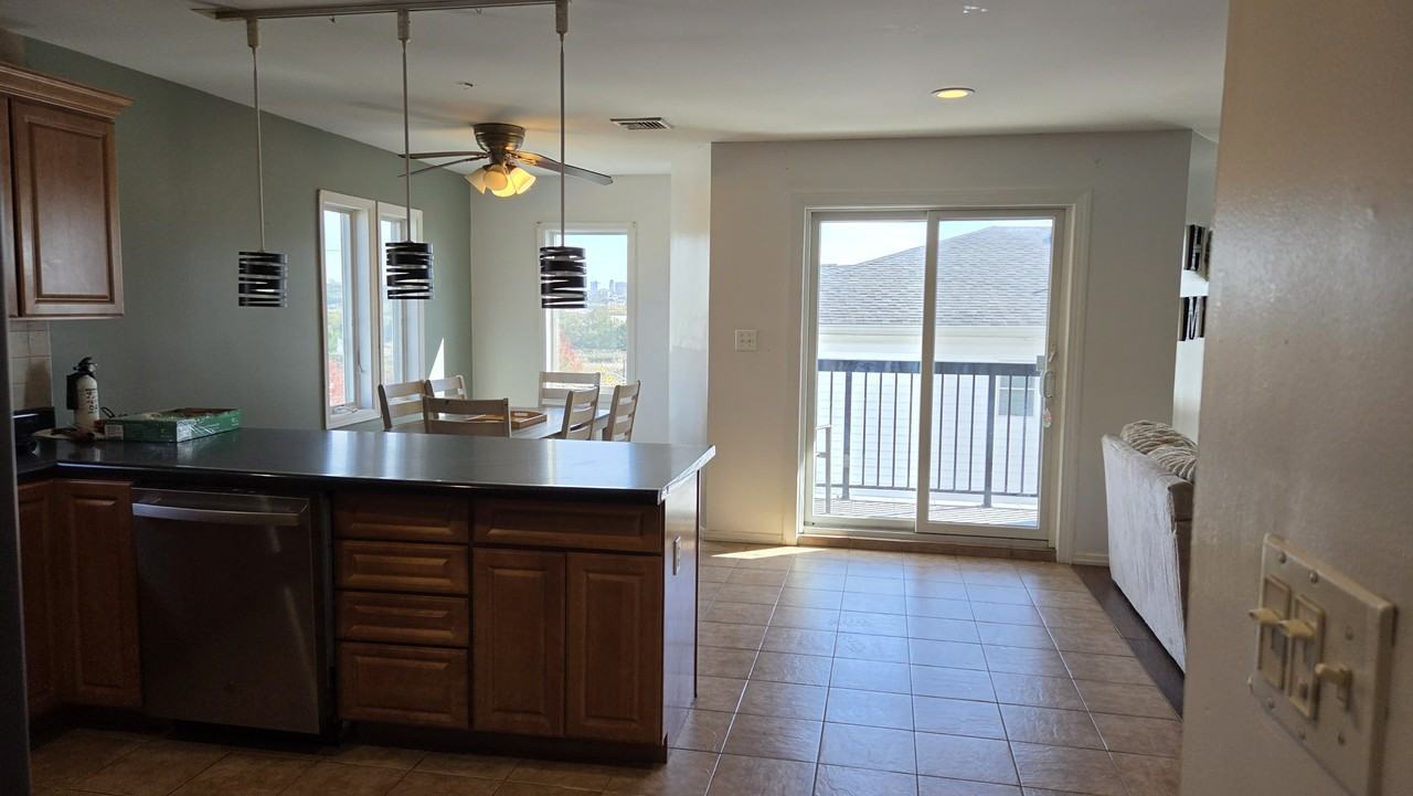 14 14 Kroll Terrace #14B - Photo 2 of 15