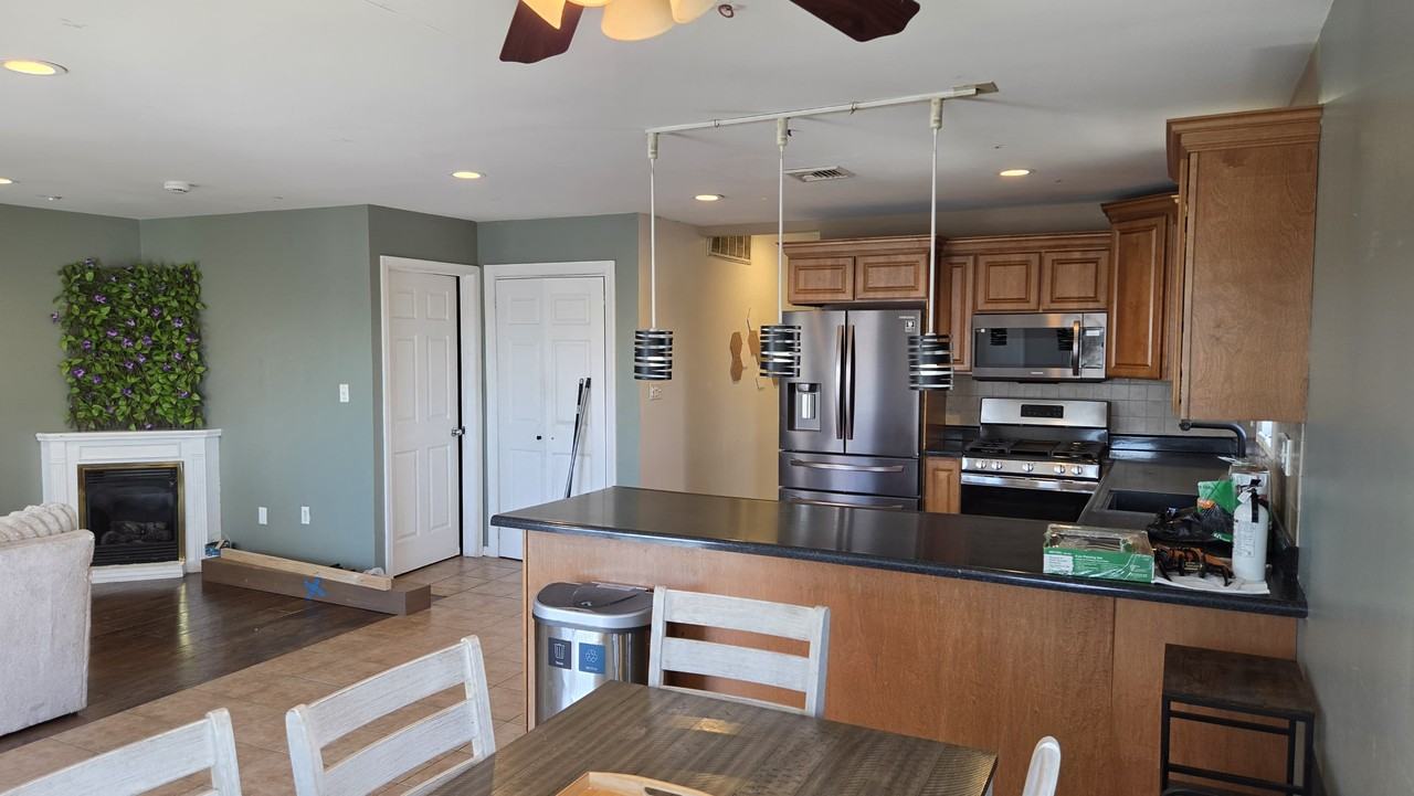 14 14 Kroll Terrace #14B - Photo 3 of 15