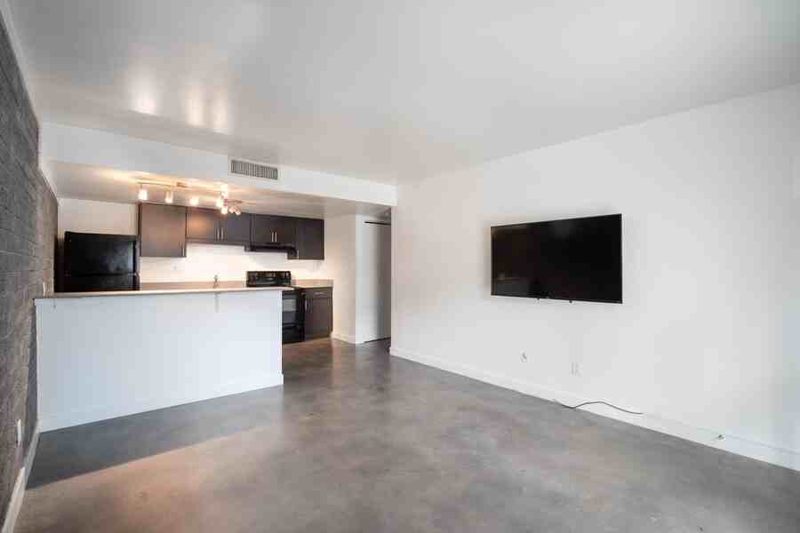 121 E Broadway Rd #23 - Photo 4 of 23
