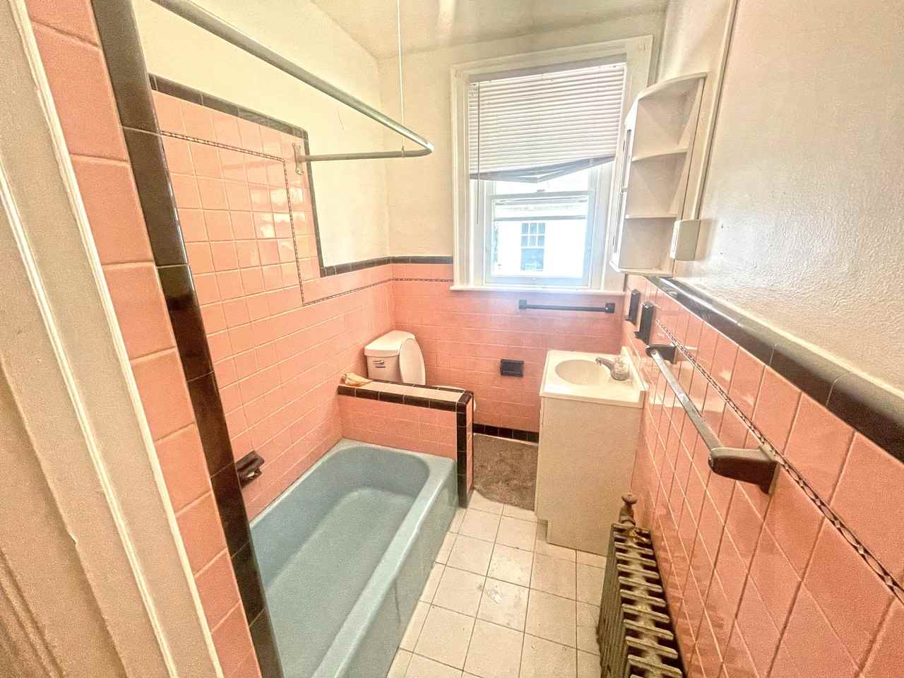 1602 Chew St #1 - Photo 7 of 9