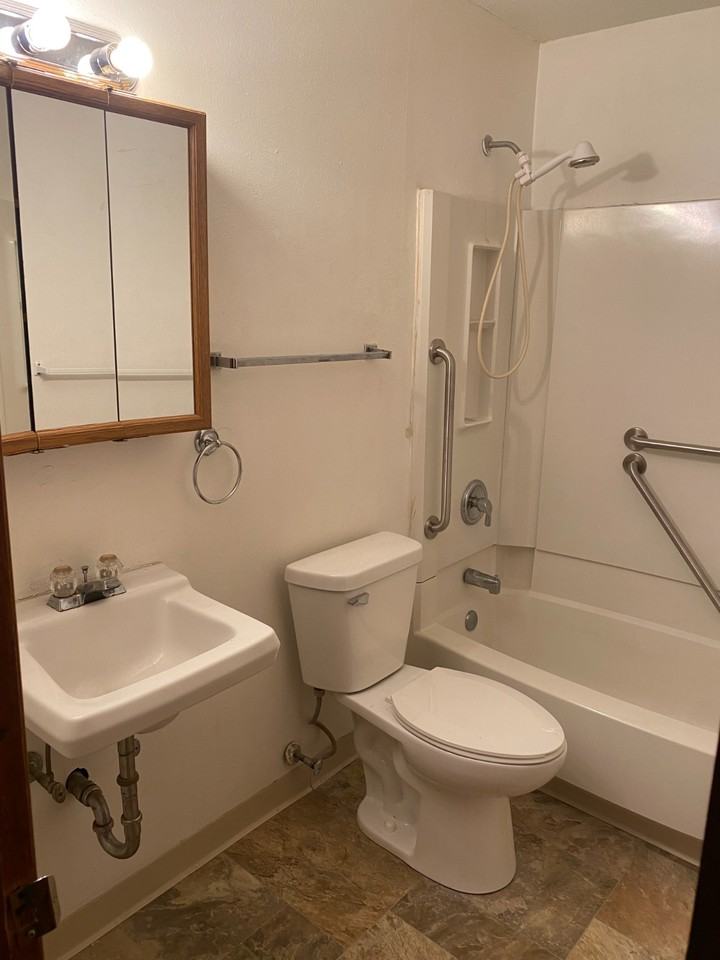 1608 Hillside Dr Nw #1 - Photo 2 of 27