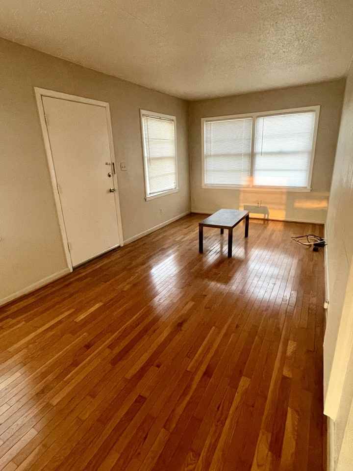 2017 E 38th St #4UPPERB - Photo 4 of 18