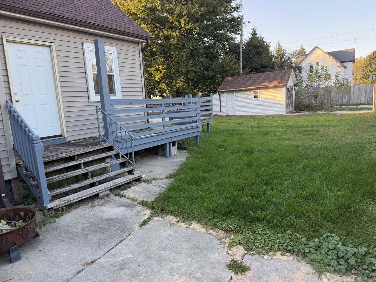 1912 62nd St - Photo 4 of 22